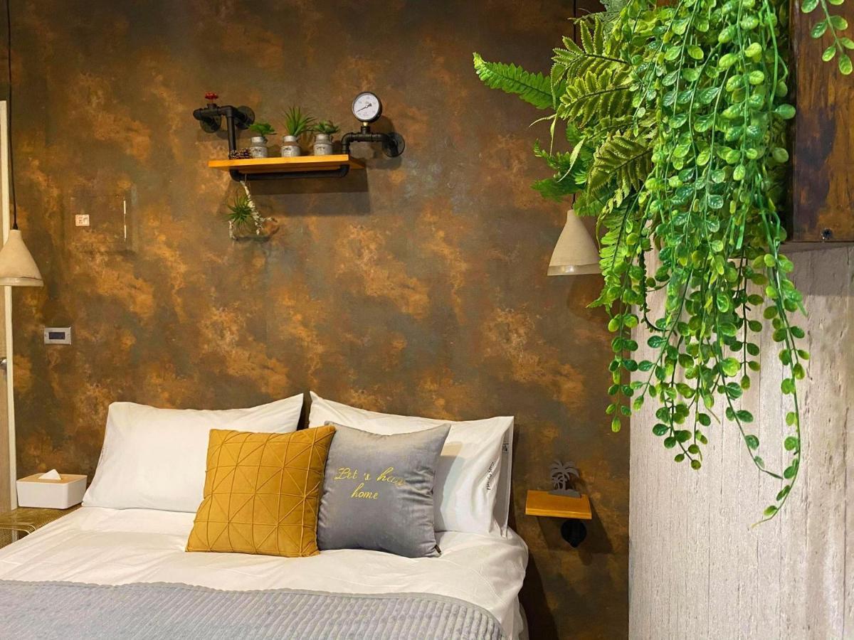 Funky Song Bed & Breakfast Tainan Exterior photo