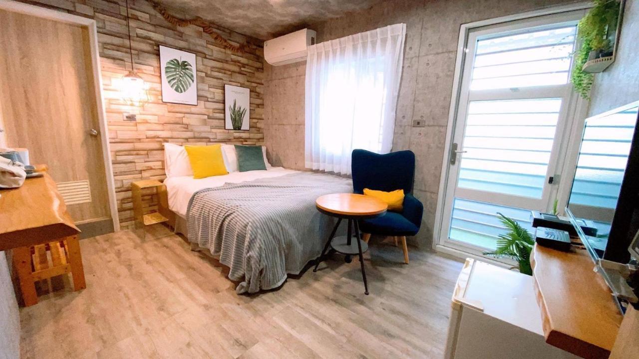 Funky Song Bed & Breakfast Tainan Exterior photo